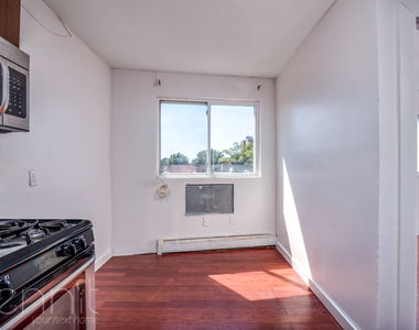 1026 Broadway - Photo Thumbnail 4