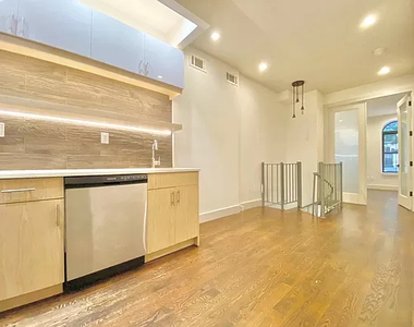 1348 Hancock Street - Photo Thumbnail 12