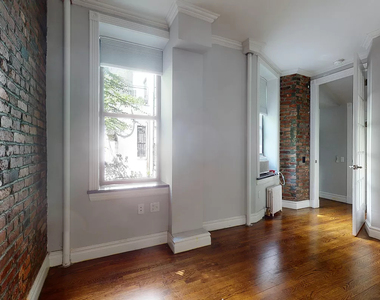 East 13th Street - Photo Thumbnail 5