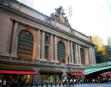 East 56th Street - Photo Thumbnail 4