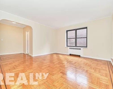 East 24th Street - Photo Thumbnail 2