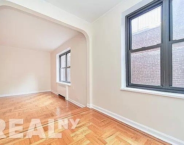 East 24th Street - Photo Thumbnail 5