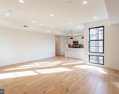1232 N Front St - Photo Thumbnail 7