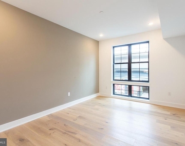 1232 N Front St - Photo Thumbnail 19