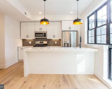 1232 N Front St - Photo Thumbnail 0