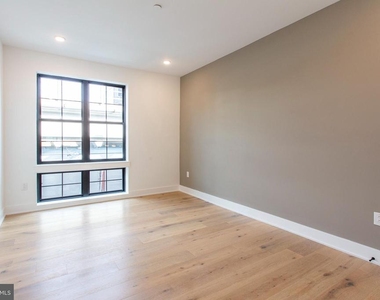 1232 N Front St - Photo Thumbnail 18