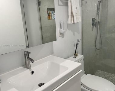1865 Brickell Ave - Photo Thumbnail 3