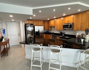 1865 Brickell Ave - Photo Thumbnail 2