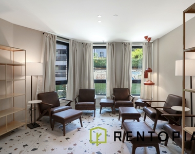 130 Hope Street - Photo Thumbnail 16