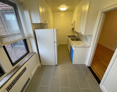 172-90 Highland Avenue - Photo Thumbnail 2