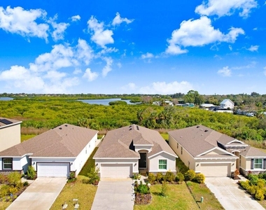 4013 Lively Coral Place - Photo Thumbnail 2