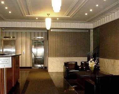 95 Christopher Street - Photo Thumbnail 7