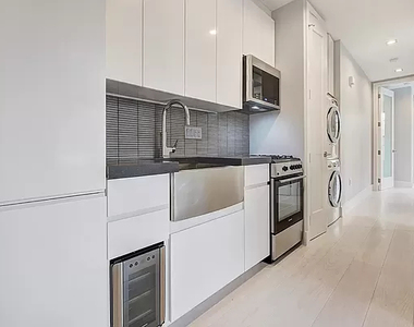 195 Stanton Street #5G - Photo Thumbnail 0