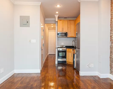 722 10th Avenue - Photo Thumbnail 3