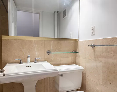 722 10th Avenue - Photo Thumbnail 6
