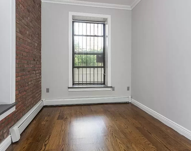15 West 103rd Street - Photo Thumbnail 2