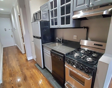 East 18th Street - Photo Thumbnail 4