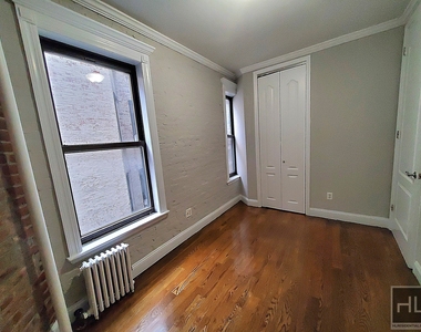 East 18th Street - Photo Thumbnail 3