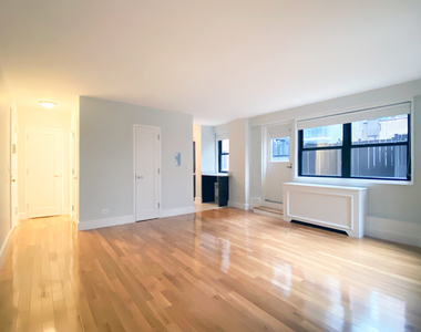 East 33 Street - Photo Thumbnail 5