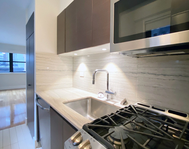 East 33 Street - Photo Thumbnail 8