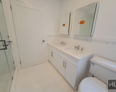 East 56 Street - Photo Thumbnail 9