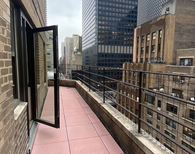 East 56 Street - Photo Thumbnail 12