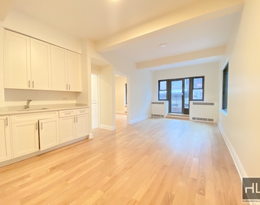 East 56 Street - Photo Thumbnail 6