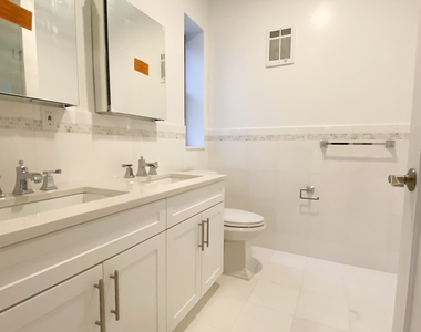 East 56 Street - Photo Thumbnail 14