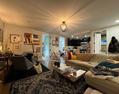 77 Berry Street - Photo Thumbnail 4