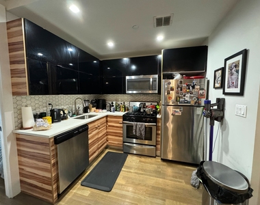 77 Berry Street - Photo Thumbnail 3
