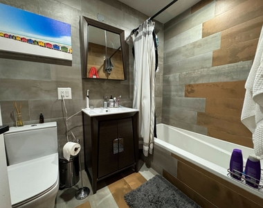 77 Berry Street - Photo Thumbnail 12