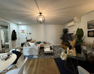 77 Berry Street - Photo Thumbnail 6