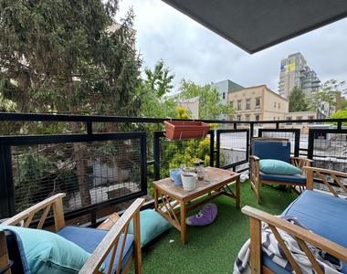 77 Berry Street - Photo Thumbnail 1