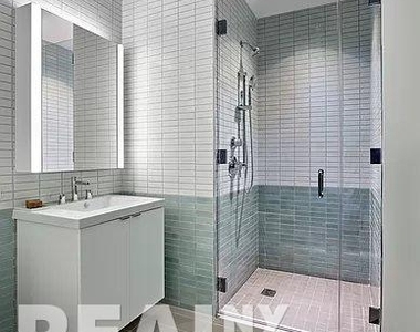 W 31st Street - Photo Thumbnail 2