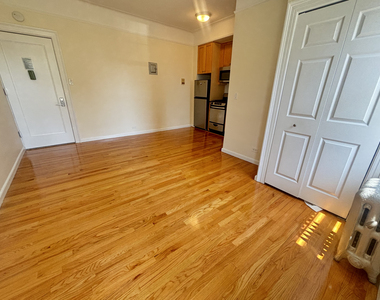 West 13th Street - Photo Thumbnail 7