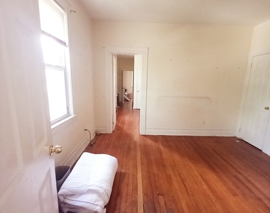 22 Clove Road - Photo Thumbnail 2
