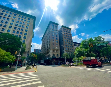 West 98th Street - Photo Thumbnail 0
