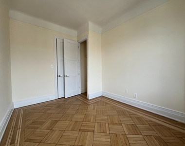 West 98th Street - Photo Thumbnail 8