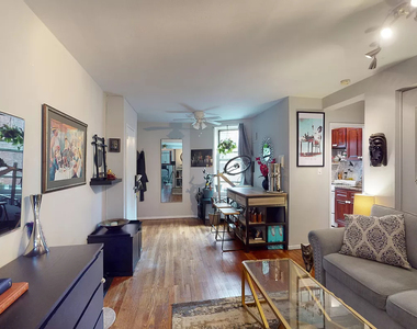 East 58th Street - Photo Thumbnail 6