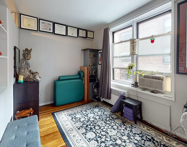 East 58th Street - Photo Thumbnail 2