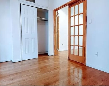 96 3rd Avenue - Photo Thumbnail 2