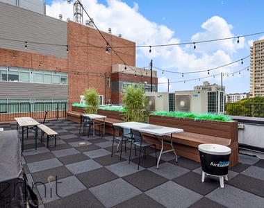 1016 Carroll Street - Photo Thumbnail 5