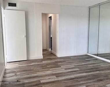 5900 Nw 44th Street - Photo Thumbnail 15