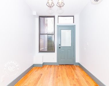 237 Montrose Ave - Photo Thumbnail 5