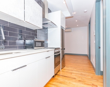 237 Montrose Ave - Photo Thumbnail 0