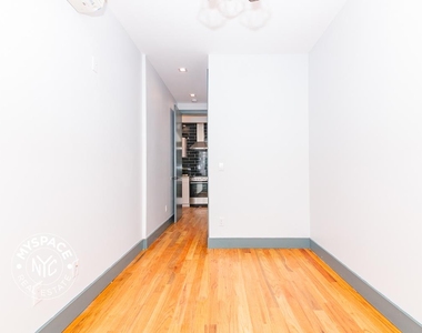 237 Montrose Ave - Photo Thumbnail 8