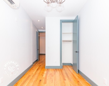 237 Montrose Ave - Photo Thumbnail 6