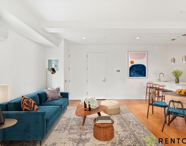 61 Montrose Avenue - Photo Thumbnail 2