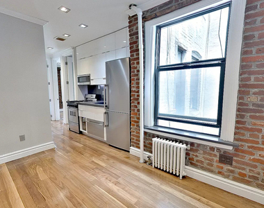 East 13th Street - Photo Thumbnail 4