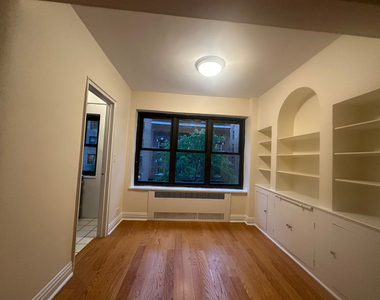 141 East 56th Street - Photo Thumbnail 6